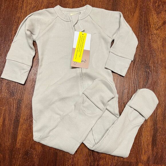 NWT Goumi Kids Stone Thermal Baby Footie SZ 18-24 mo Bamboo Sleeper Zippy - Picture 1 of 3